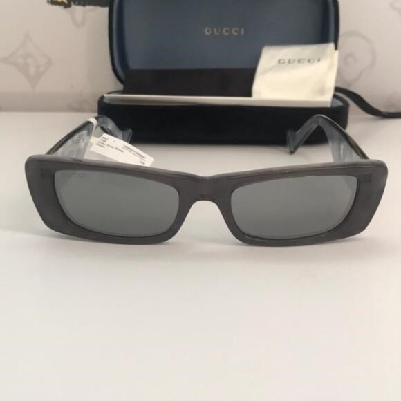 New Authentic Gucci GG0516S 002 Grey Silver Mirror Oversized Sunglasses - Picture 5 of 11